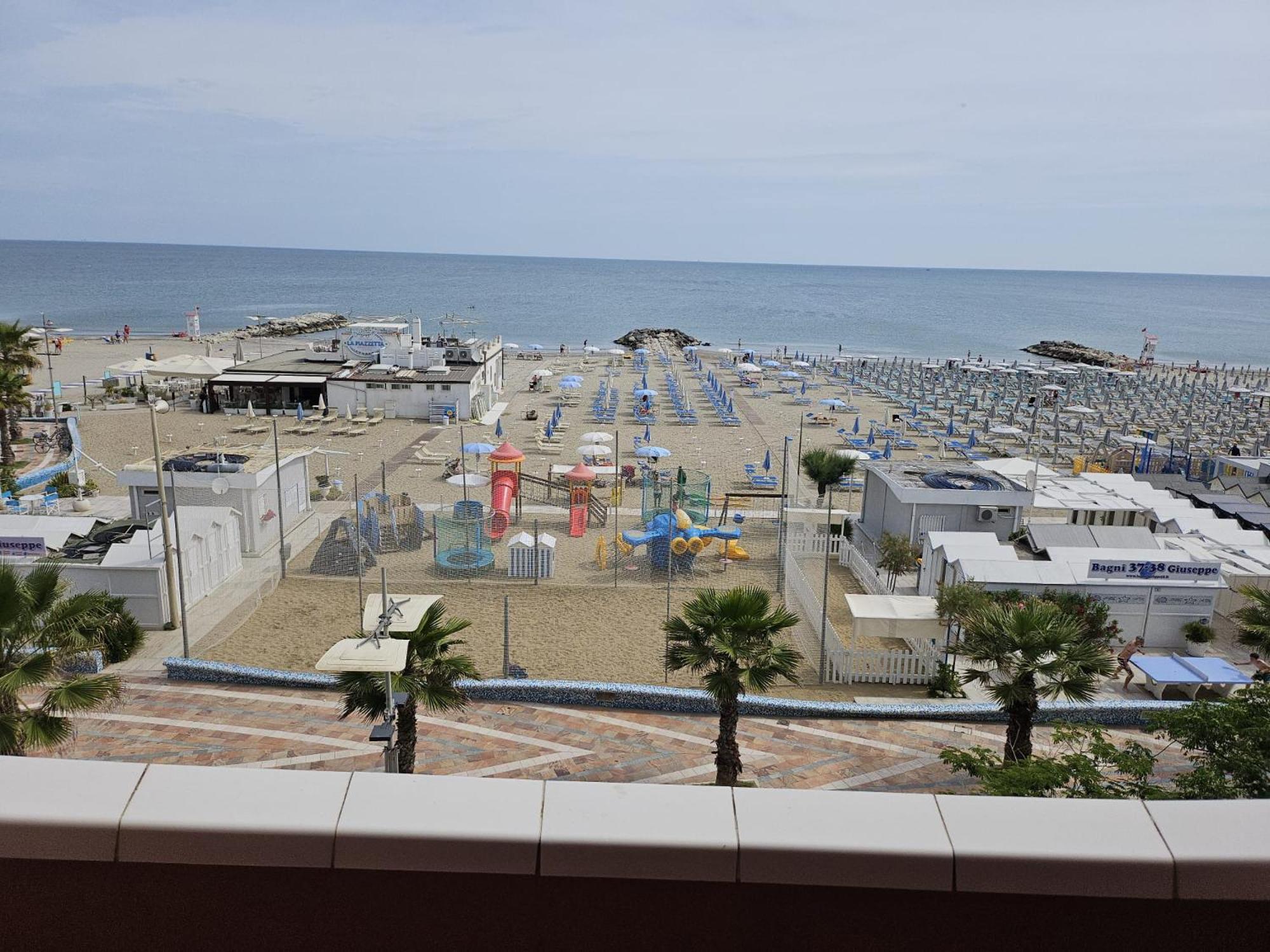 Hotel Villa Rosa Misano Adriatico Exterior foto